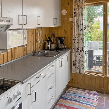 2 Bedroom Cozy In Holiday home *